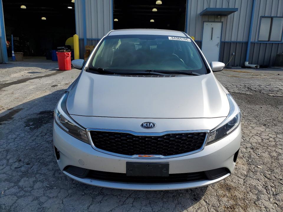 2017 Kia Forte მანქანა იყიდება აუქციონზე, vin: 3KPFL4A76HE143896, აუქციონის ნომერი: 64384706