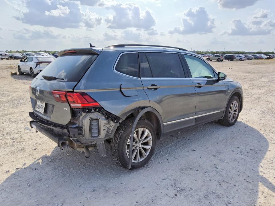 Продажа на аукционе авто 2018 Volkswagen Tiguan, vin: 3VV3B7AX3JM108866, номер лота: 63619486