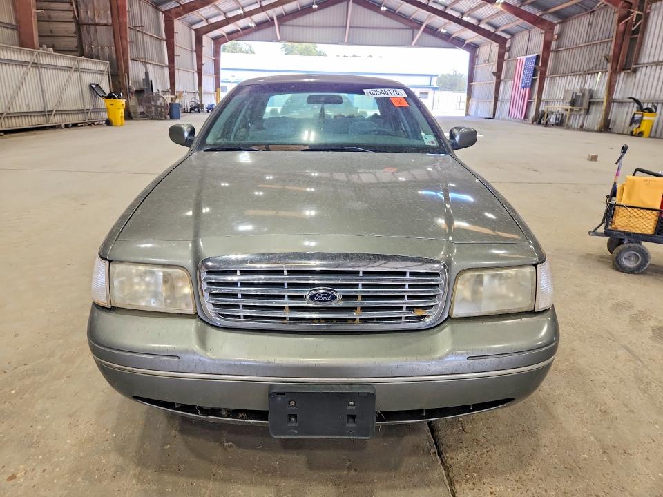 Продажа на аукционе авто 2001 Ford Crown Victoria, vin: 2FAFP73W21X124942, номер лота: 63546176