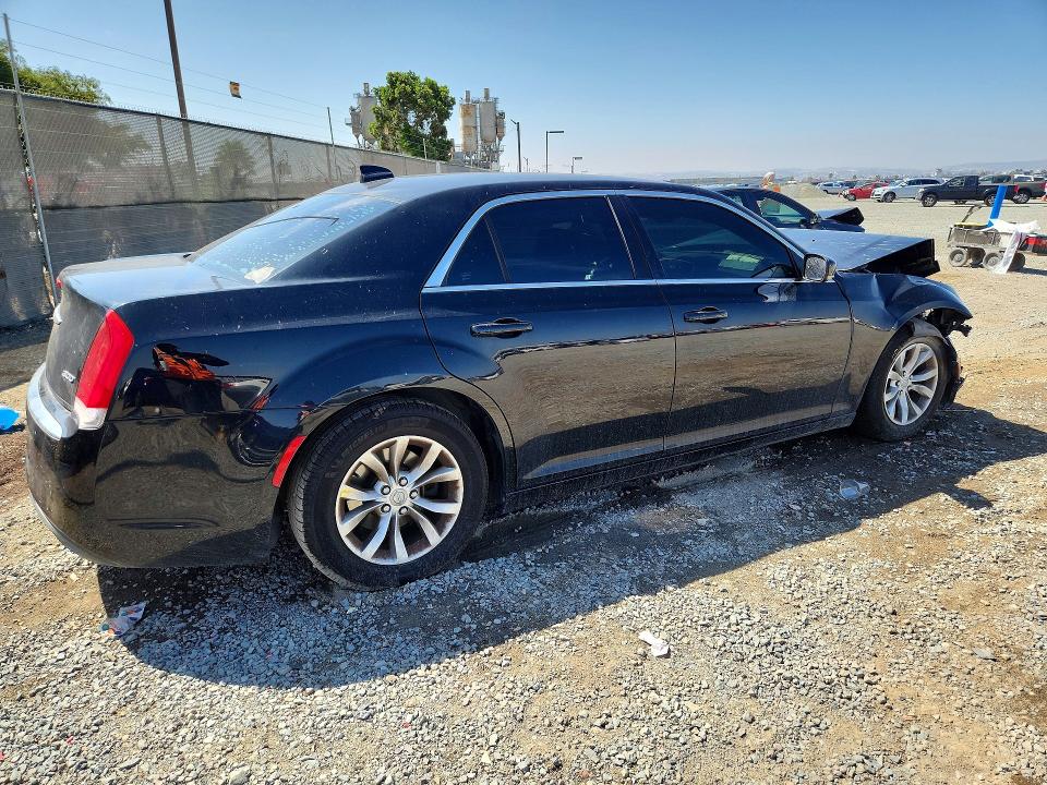 64316946 :رقم المزاد ، 2C3CCAAG9FH921759 vin ، 2015 Chrysler 300 مزاد بيع