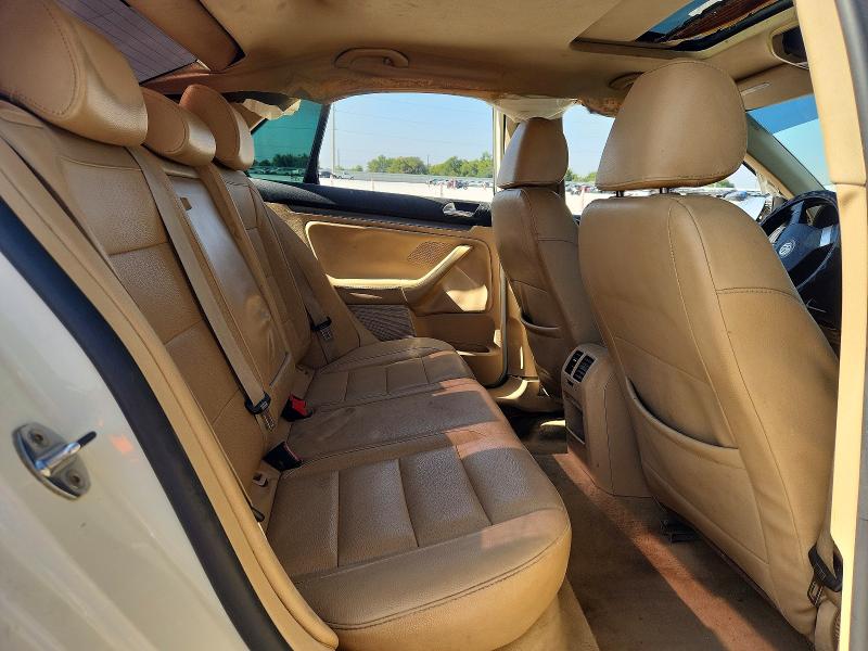 66064116 :رقم المزاد ، 3VWRM71KX8M168769 vin ، 2008 Volkswagen Jetta مزاد بيع