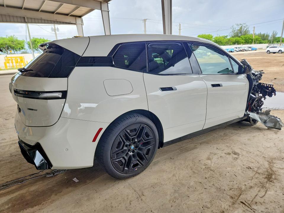 64090936 :رقم المزاد ، WB553CF04TCV07276 vin ، 2026 Bmw Ix مزاد بيع