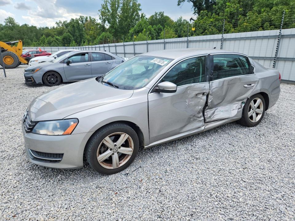 2013 Volkswagen Passat მანქანა იყიდება აუქციონზე, vin: 1VWBP7A33DC008374, აუქციონის ნომერი: 65178076