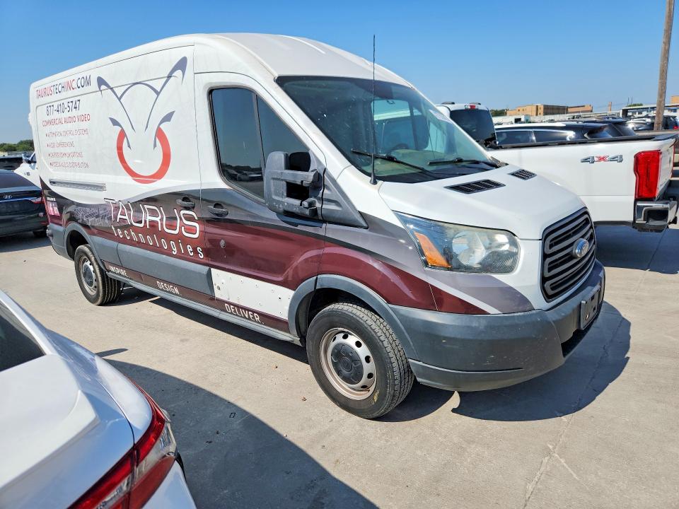 62755046 :رقم المزاد ، 1FTNR2CM1FKA75146 vin ، 2015 Ford Transit مزاد بيع