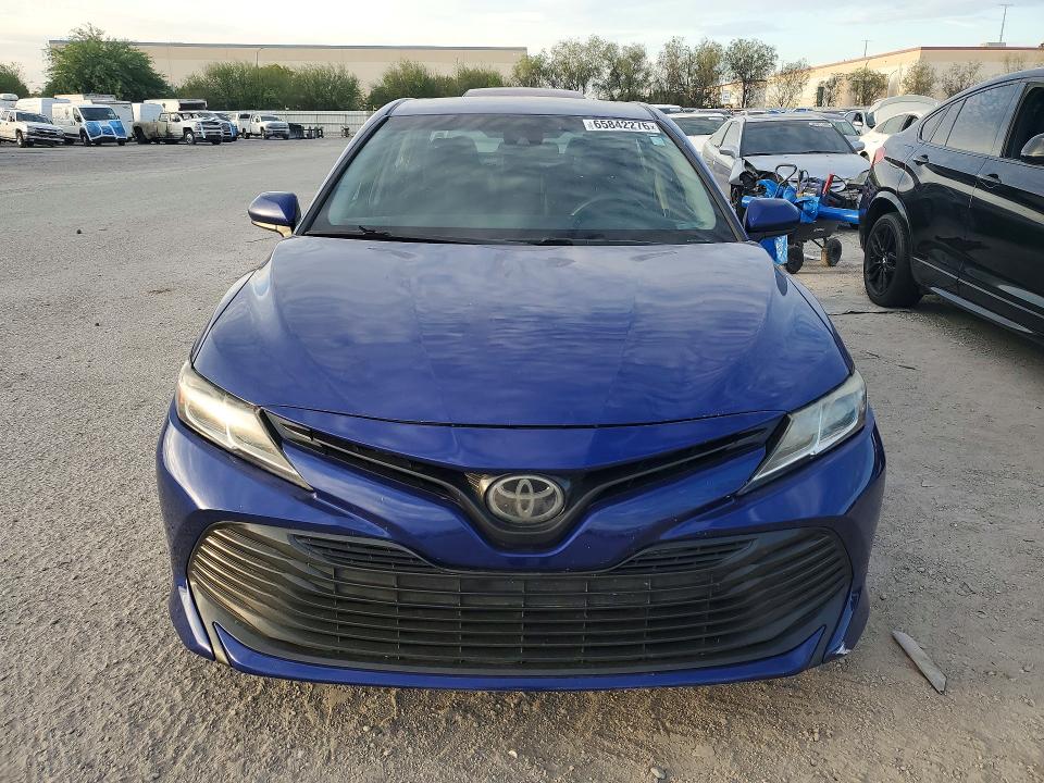 2018 Toyota Camry მანქანა იყიდება აუქციონზე, vin: 4T1B11HK3JU556147, აუქციონის ნომერი: 65842276