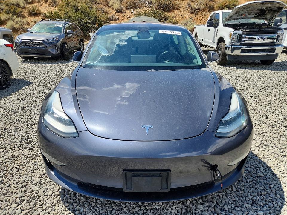64952256 :رقم المزاد ، 5YJ3E1EA1JF158212 vin ، 2018 Tesla Model 3 مزاد بيع