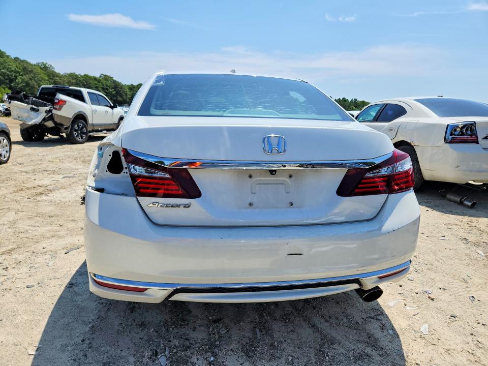 Auction sale of the 2016 Honda Accord, vin: 1HGCR2F82GA081830, lot number: 63635356