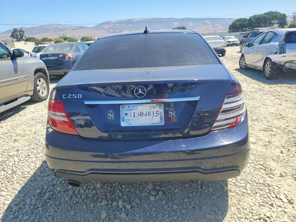 Продажа на аукционе авто 2013 Mercedes-benz C, vin: WDDGF4HB6DA773149, номер лота: 63524316