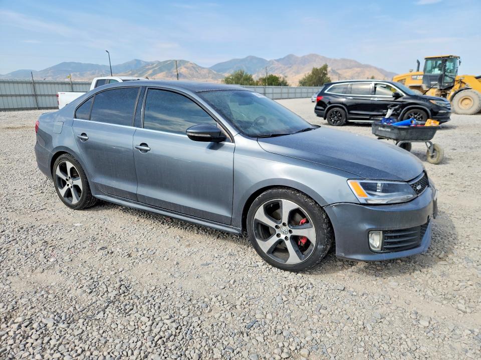 2013 Volkswagen Jetta მანქანა იყიდება აუქციონზე, vin: 3VW4A7AJ2DM402326, აუქციონის ნომერი: 64683466