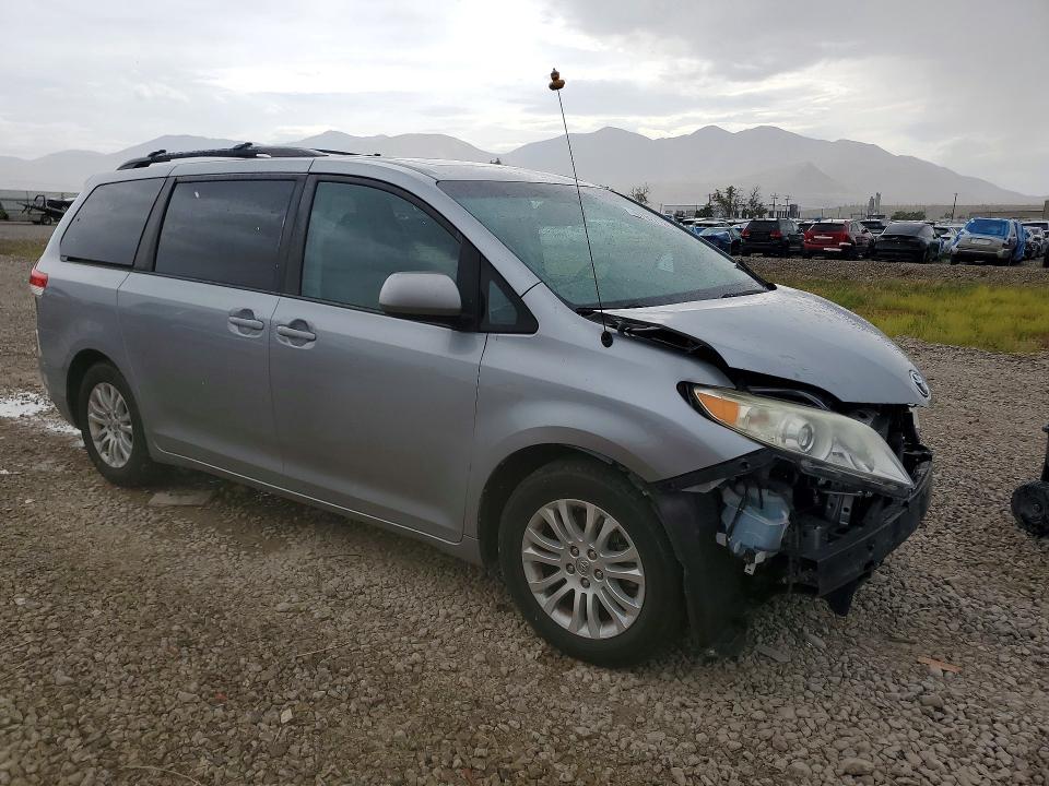 Продажа на аукционе авто 2013 Toyota Sienna, vin: 5TDYK3DC4DS351211, номер лота: 67027726