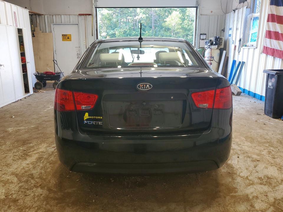 2013 Kia Forte მანქანა იყიდება აუქციონზე, vin: KNAFT4A27D5718868, აუქციონის ნომერი: 64647536
