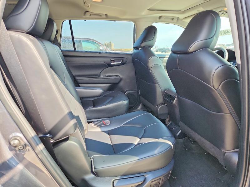 2023 Toyota Highlander მანქანა იყიდება აუქციონზე, vin: 5TDKDRAH3PS025178, აუქციონის ნომერი: 64009046