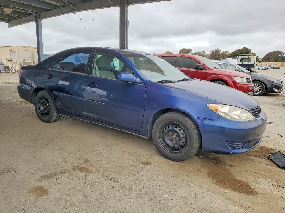 2005 Toyota Camry მანქანა იყიდება აუქციონზე, vin: 4T1BE30K65U013571, აუქციონის ნომერი: 67192046