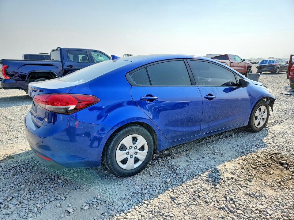 64061516 :رقم المزاد ، 3KPFK4A72HE050618 vin ، 2017 Kia Forte مزاد بيع