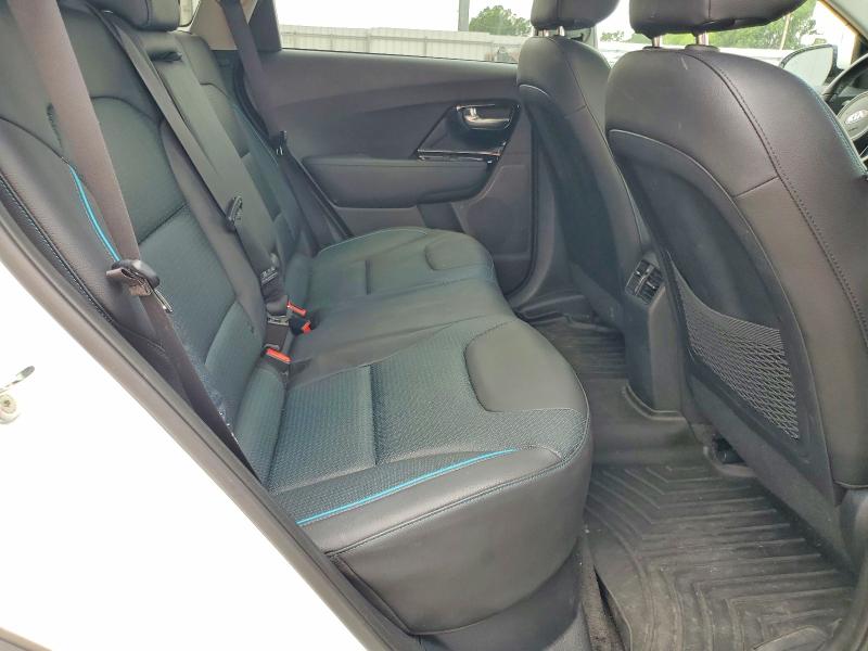 2020 Kia Niro მანქანა იყიდება აუქციონზე, vin: KNDCE3LG5L5040686, აუქციონის ნომერი: 64037516