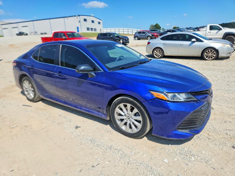 67315666 :رقم المزاد ، JTNB11HK5J3015574 vin ، 2018 Toyota Camry مزاد بيع