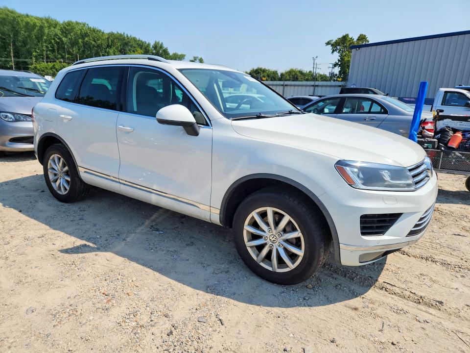 64680076 :رقم المزاد ، WVGEF9BP3GD006425 vin ، 2016 Volkswagen Touareg مزاد بيع