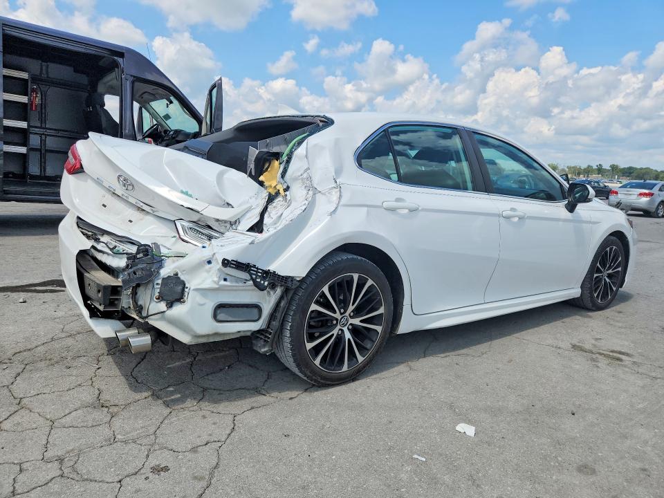 65413946 :رقم المزاد ، 4T1B11HK9KU685253 vin ، 2019 Toyota Camry مزاد بيع