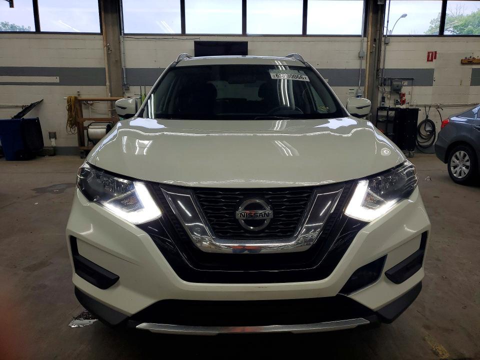 62690066 :رقم المزاد ، 5N1AT2MV1JC810780 vin ، 2018 Nissan Rogue مزاد بيع