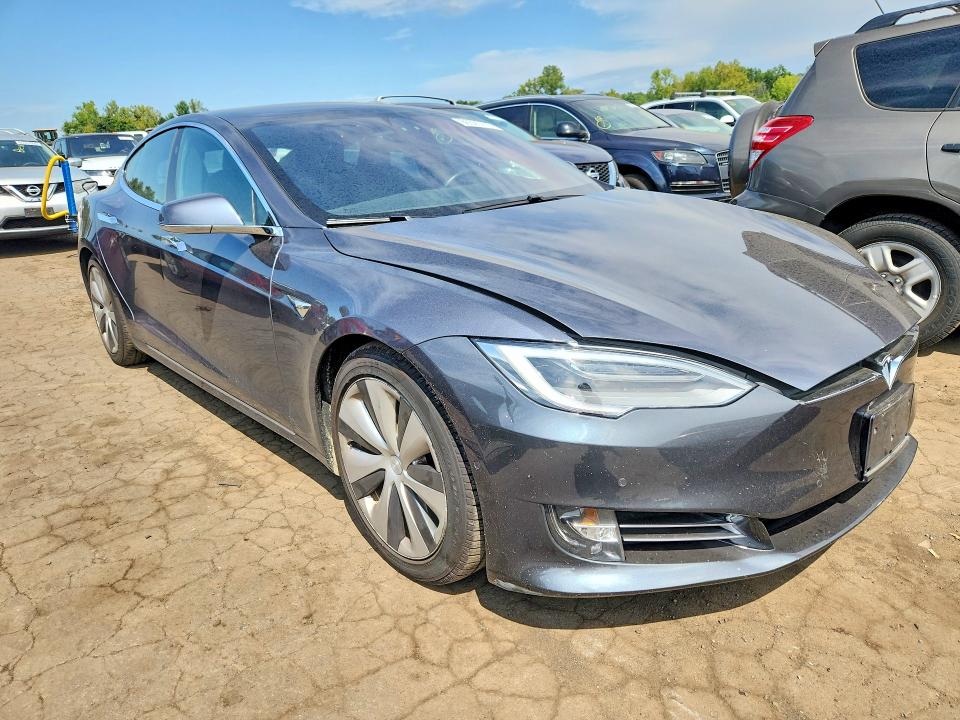 66525276 :رقم المزاد ، 5YJSA1E24MF426738 vin ، 2021 Tesla Model S مزاد بيع