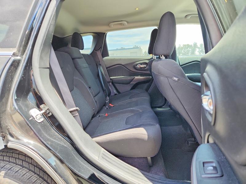 65227646 :رقم المزاد ، 1C4PJMCX8KD218954 vin ، 2019 Jeep Cherokee مزاد بيع