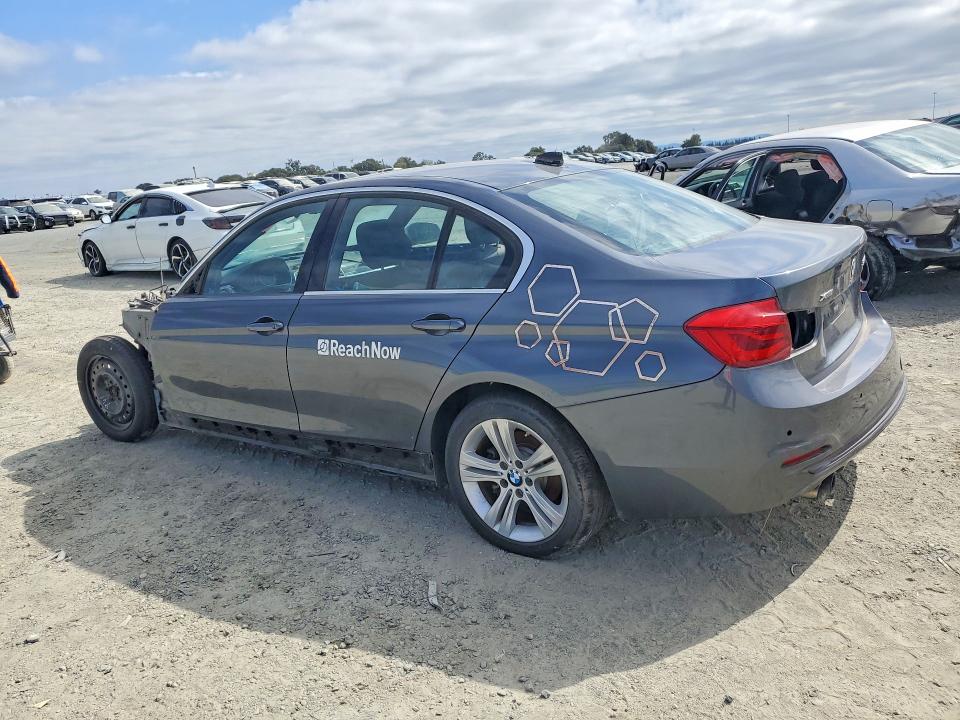 65400036 :رقم المزاد ، WBA8D9C5XHK678402 vin ، 2017 Bmw 330 مزاد بيع
