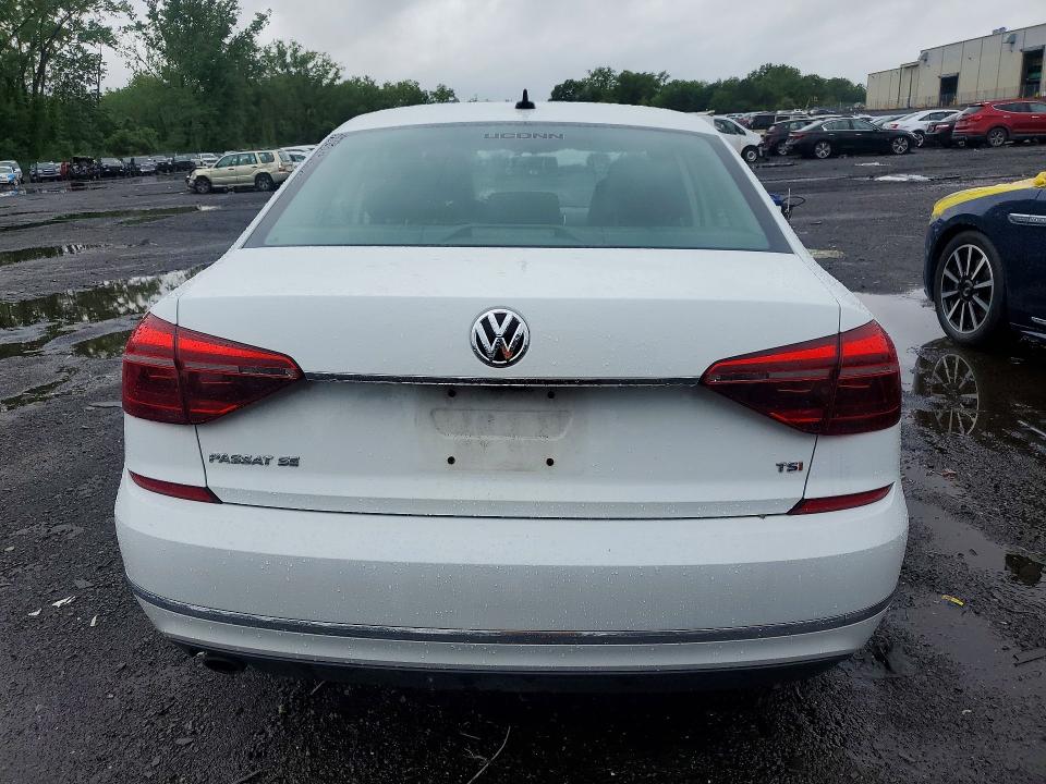 63406186 :رقم المزاد ، 1VWBT7A37HC037166 vin ، 2017 Volkswagen Passat مزاد بيع