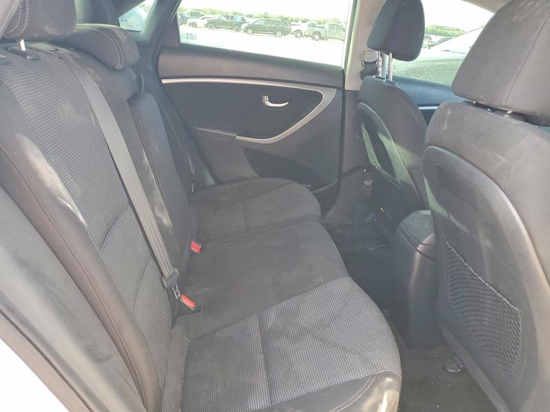 2017 Hyundai Elantra Gt მანქანა იყიდება აუქციონზე, vin: KMHD35LH4HU380743, აუქციონის ნომერი: 65903526