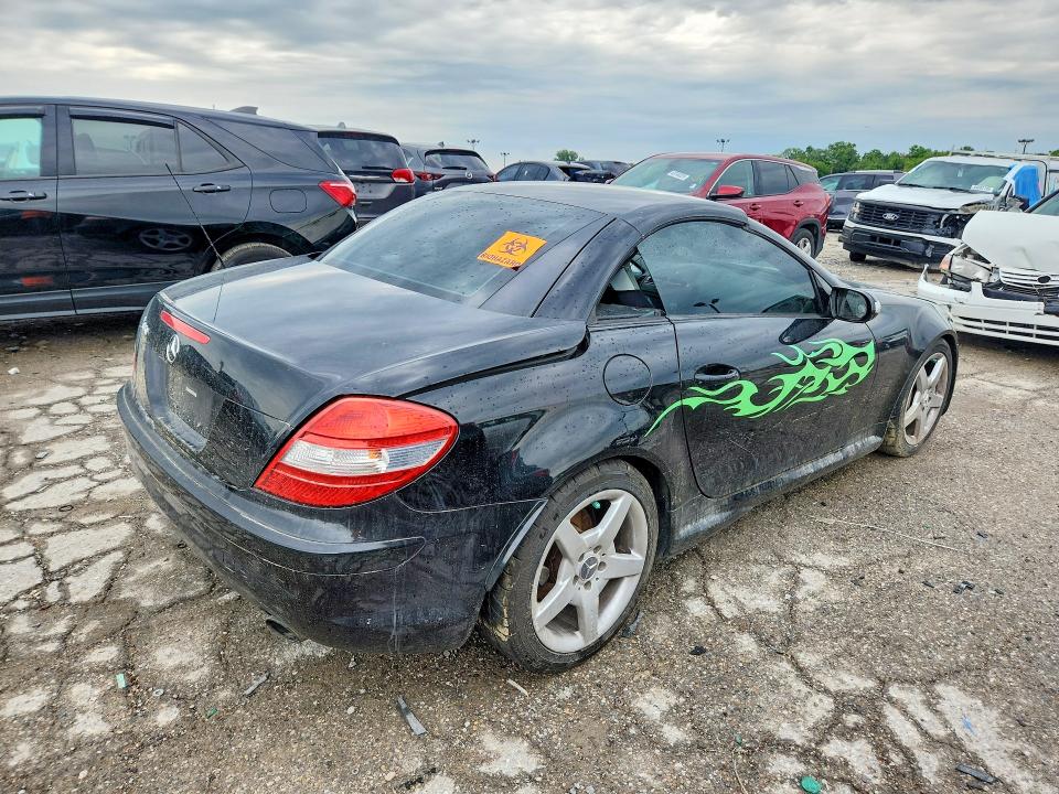 64012416 :رقم المزاد ، WDBWK56F35F041092 vin ، 2005 Mercedes-benz Slk مزاد بيع