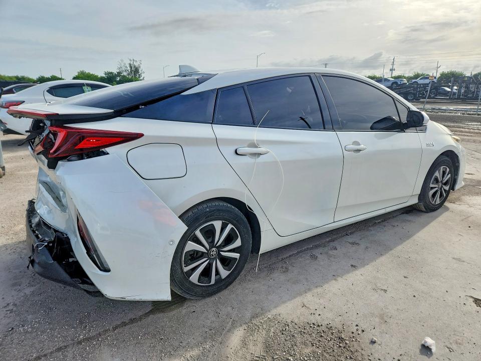 63598606 :رقم المزاد ، JTDKARFP7H3034056 vin ، 2017 Toyota Prius Prime مزاد بيع