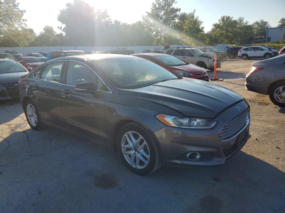 67036686 :رقم المزاد ، 1FA6P0HD8G5135498 vin ، 2016 Ford Fusion مزاد بيع