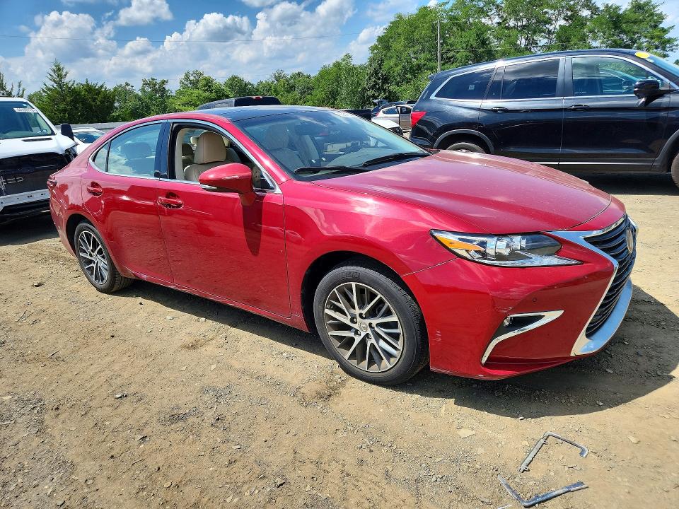 2018 Lexus Es მანქანა იყიდება აუქციონზე, vin: 58ABK1GG3JU107215, აუქციონის ნომერი: 63616446
