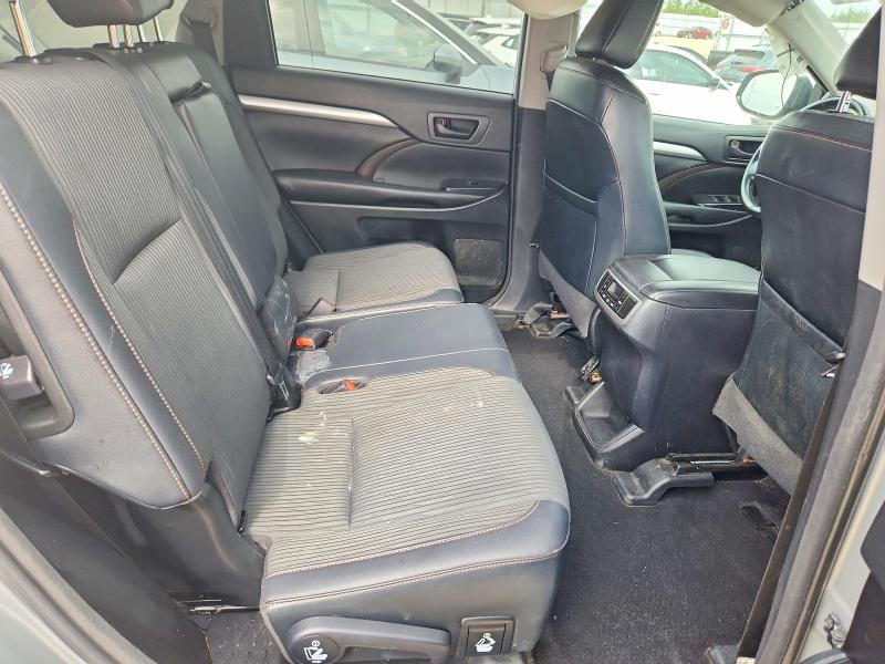 Продаж на аукціоні авто 2018 Toyota Highlander, vin: 5TDBZRFH9JS834346, номер лоту: 64823886