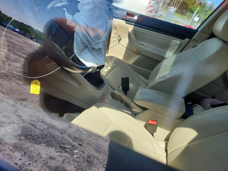 63090196 :رقم المزاد ، 3VWRZ7AJ0AM033654 vin ، 2010 Volkswagen Jetta مزاد بيع