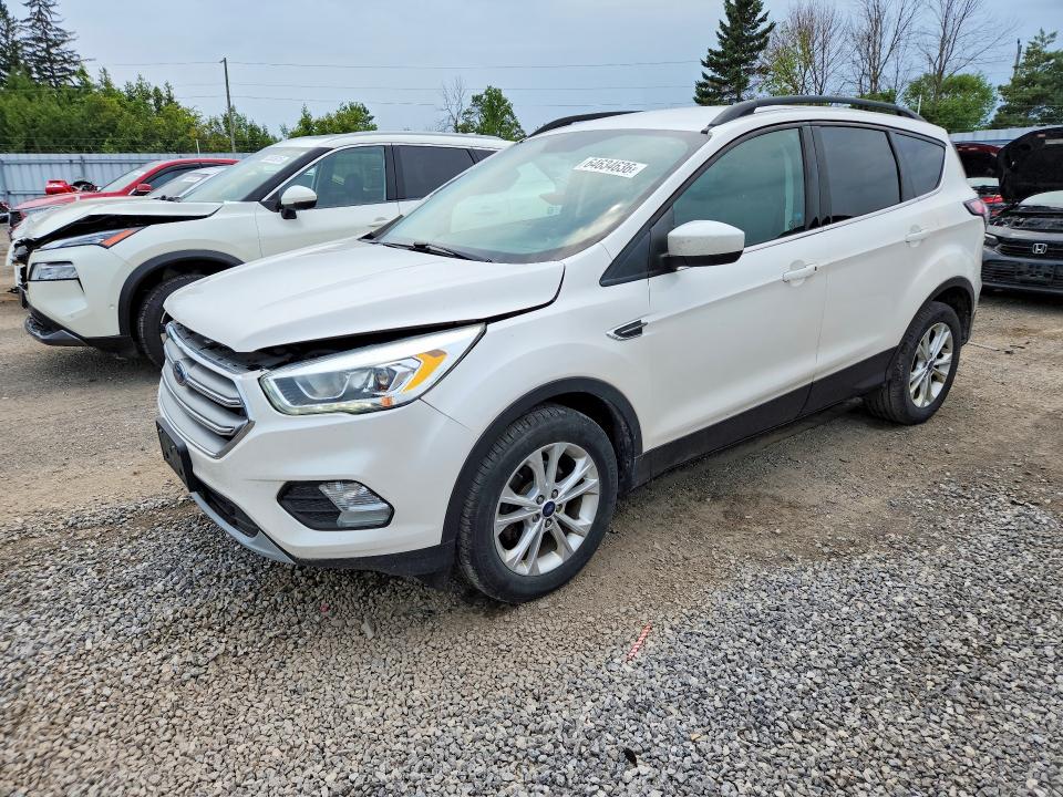 64634636 :رقم المزاد ، 1FMCU0GD9HUC15435 vin ، 2017 Ford Escape مزاد بيع