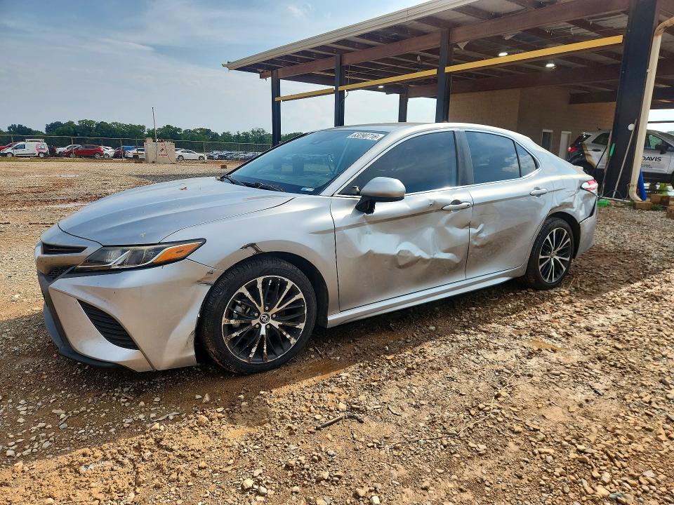 63290716 :رقم المزاد ، 4T1G11AK2LU892990 vin ، 2020 Toyota Camry مزاد بيع
