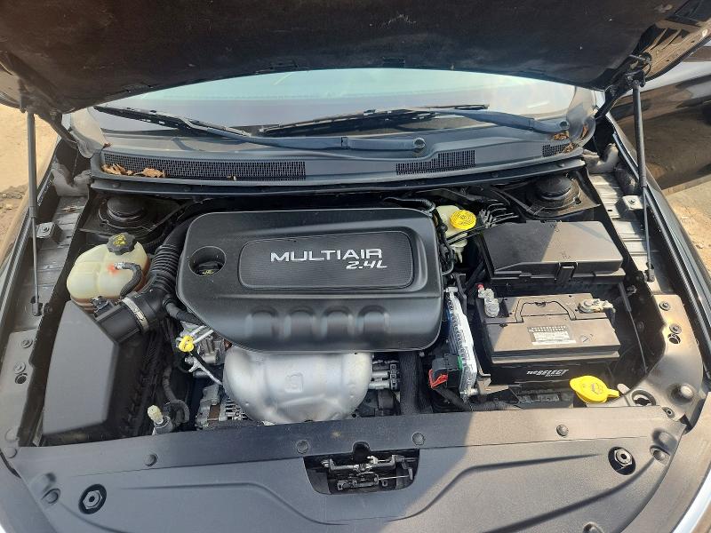 Auction sale of the 2015 Chrysler 200, vin: 1C3CCCAB6FN735751, lot number: 64832556