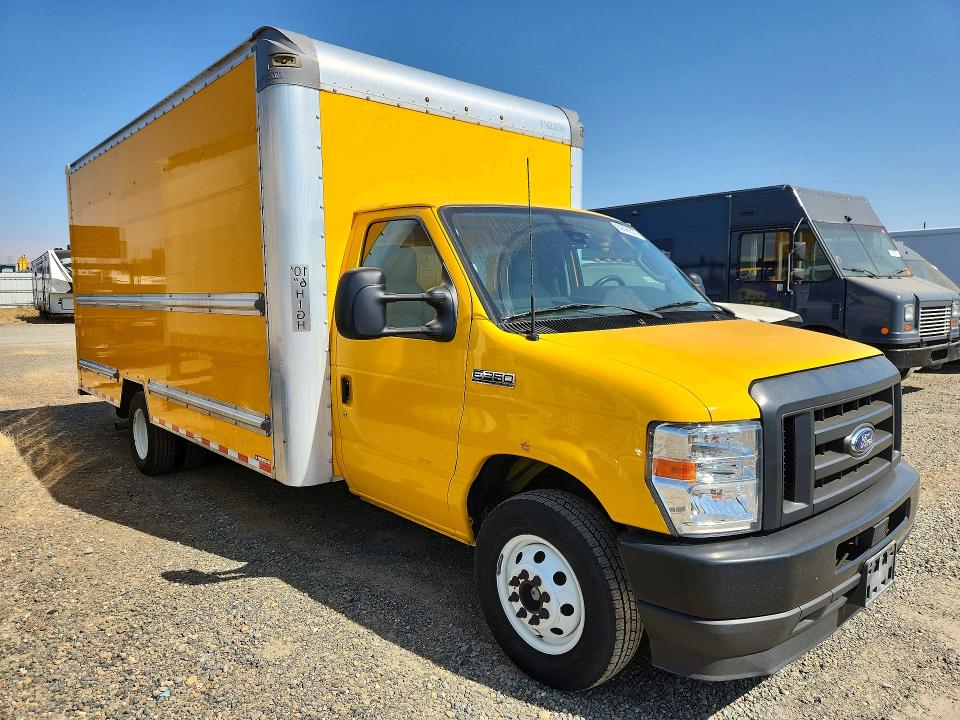 62696536 :رقم المزاد ، 1FDWE3FN1PDD03500 vin ، 2023 Ford E350 مزاد بيع