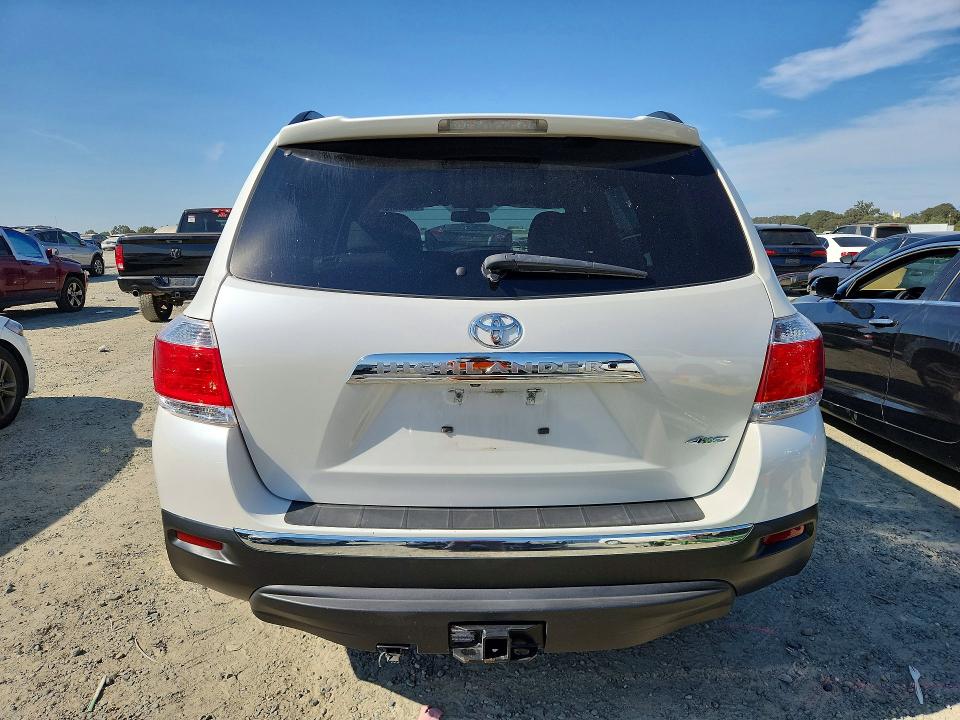 64988816 :رقم المزاد ، 5TDDK3EH9DS221935 vin ، 2013 Toyota Highlander مزاد بيع