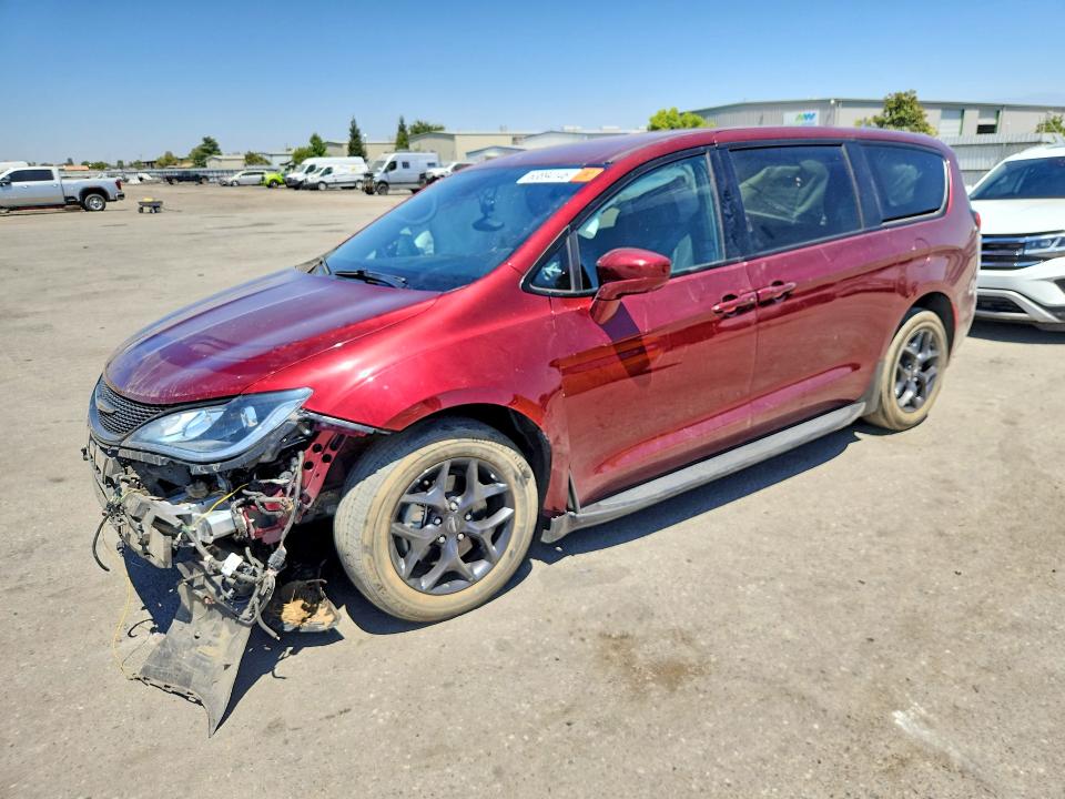 Auction sale of the 2019 Chrysler Pacifica, vin: 2C4RC1FG8KR706361, lot number: 63894146