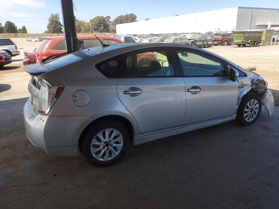 64597216 :رقم المزاد ، JTDKN3DP8D3043749 vin ، 2013 Toyota Prius Plug-in Hybrid مزاد بيع