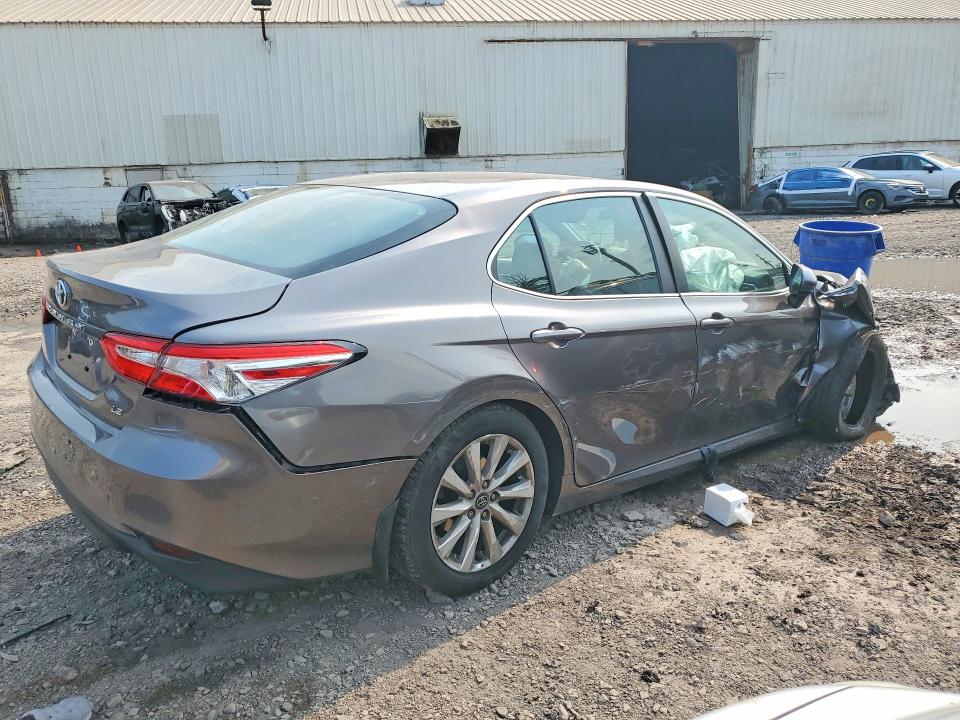 Продажа на аукционе авто 2018 Toyota Camry, vin: 4T1B11HK1JU623795, номер лота: 64485286