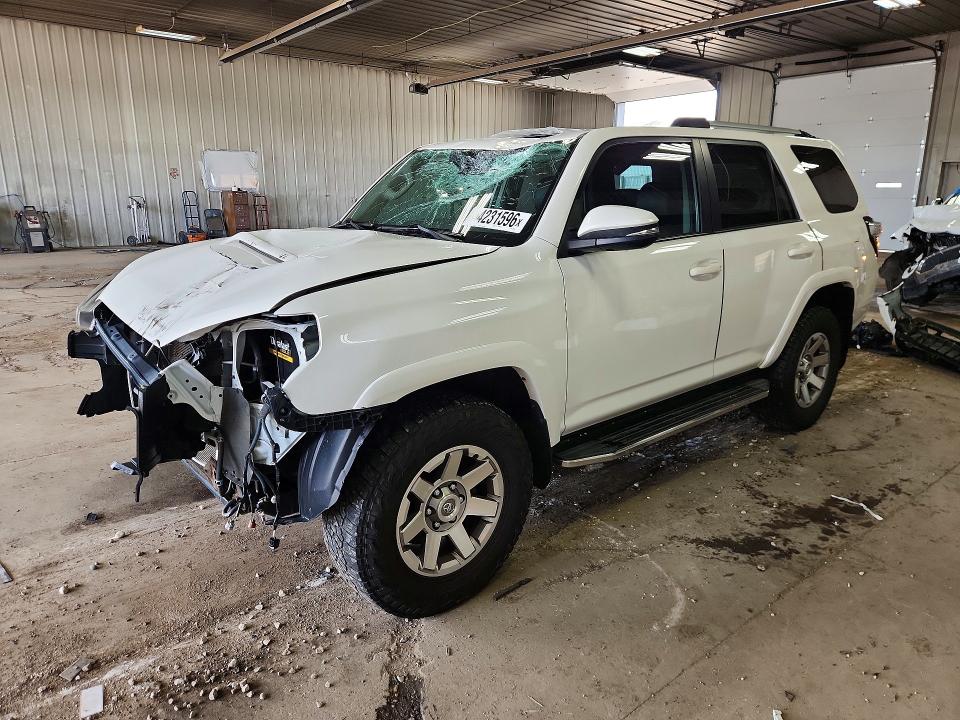 Auction sale of the 2016 Toyota 4runner, vin: JTEBU5JR1G5400231, lot number: 64231596