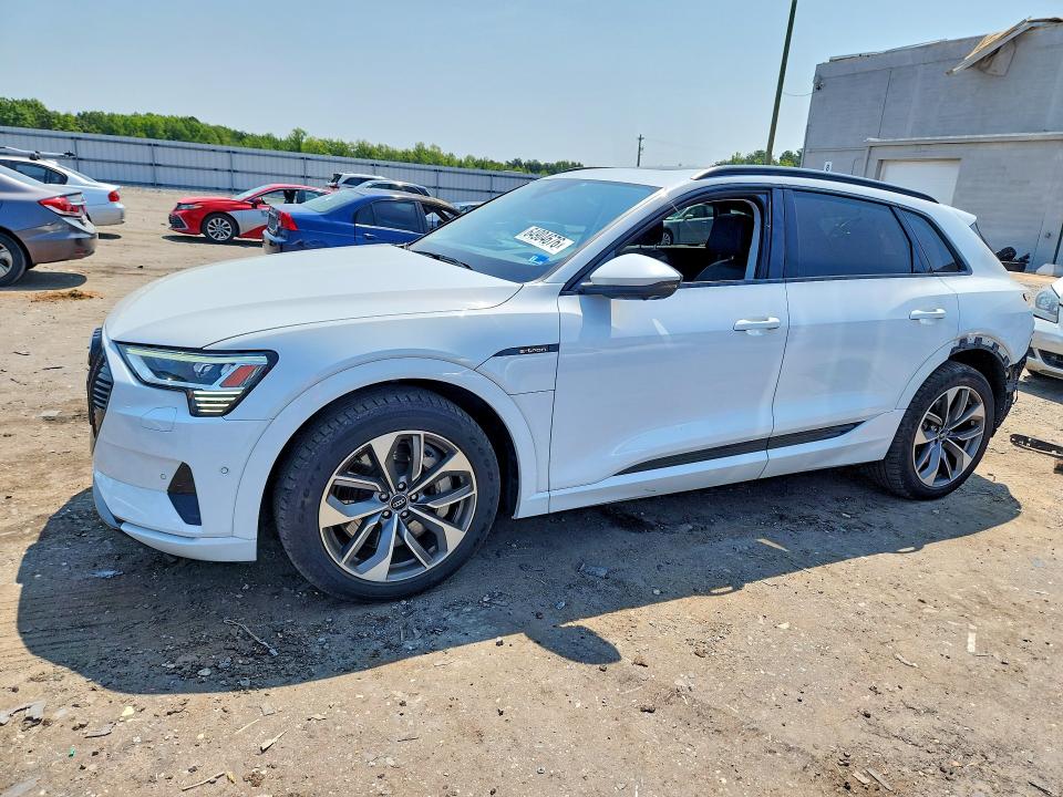 Aukcja sprzedaży 2021 Audi E-tron, vin: WA1LAAGE2MB004976, numer aukcji: 64904676