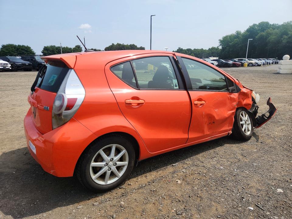 64892736 :رقم المزاد ، JTDKDTB32D1044023 vin ، 2013 Toyota Prius C مزاد بيع