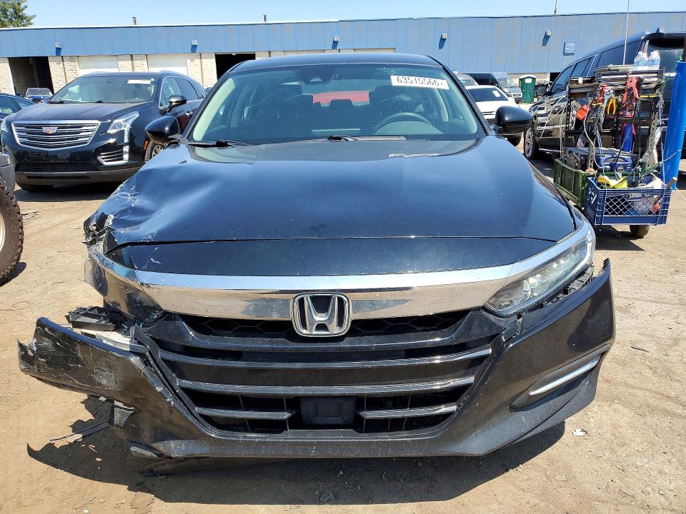 63515566 :رقم المزاد ، 1HGCV3F10JA001694 vin ، 2018 Honda Accord مزاد بيع
