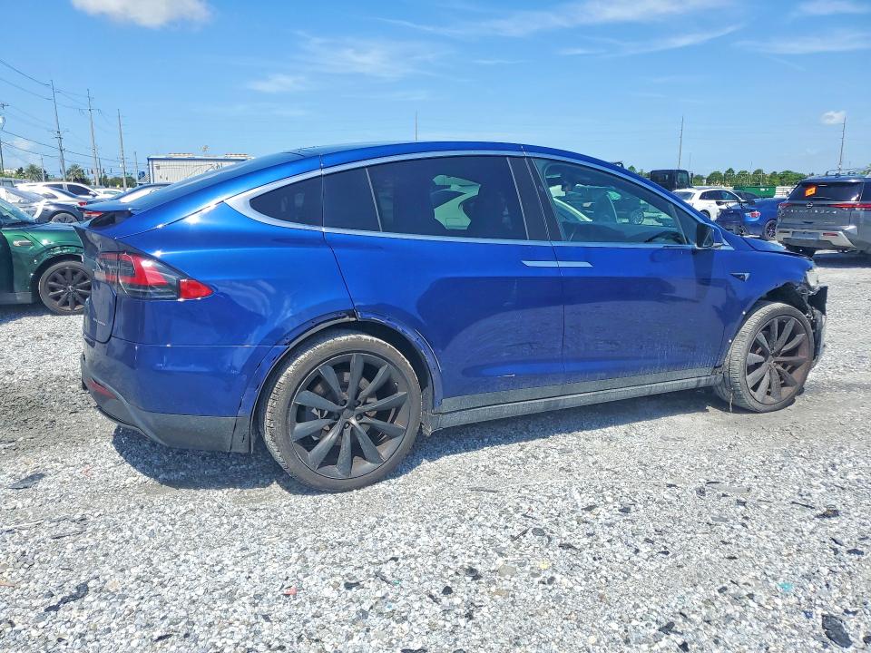 64364996 :رقم المزاد ، 5YJXCBE22KF192859 vin ، 2019 Tesla Model X مزاد بيع
