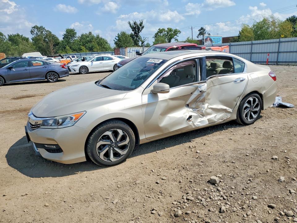 66394226 :رقم المزاد ، 1HGCR3F87HA028273 vin ، 2017 Honda Accord مزاد بيع
