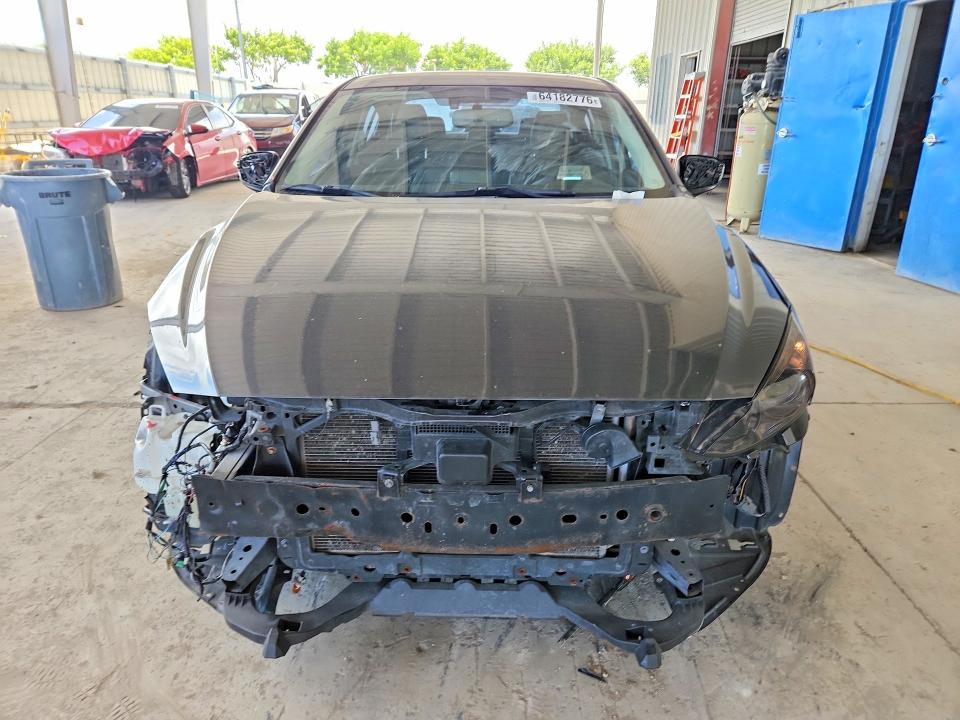 64182776 :رقم المزاد ، JM1BM1W38F1239268 vin ، 2015 Mazda 3 مزاد بيع