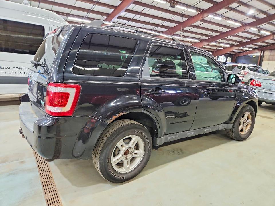 64500826 :رقم المزاد ، 1FMCU9EG5AKC27407 vin ، 2010 Ford Escape مزاد بيع